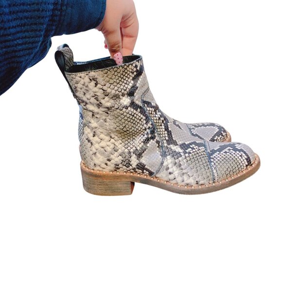 Zadig & Voltaire Studded Snakeskin Leather Ankle Boots With Side Zipper 9.5/40 - Picture 2 of 5